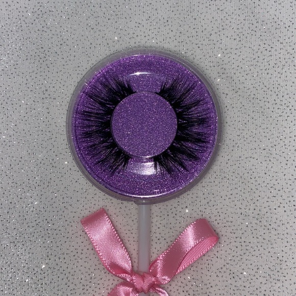 Roxanne Beauty lashes - Picture 5 of 7